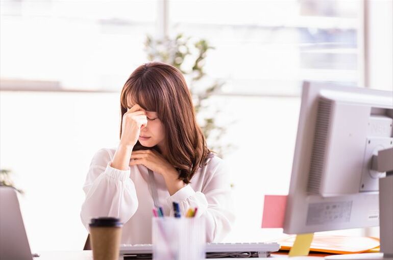 肩こりの原因が眼精疲労の可能性とは
