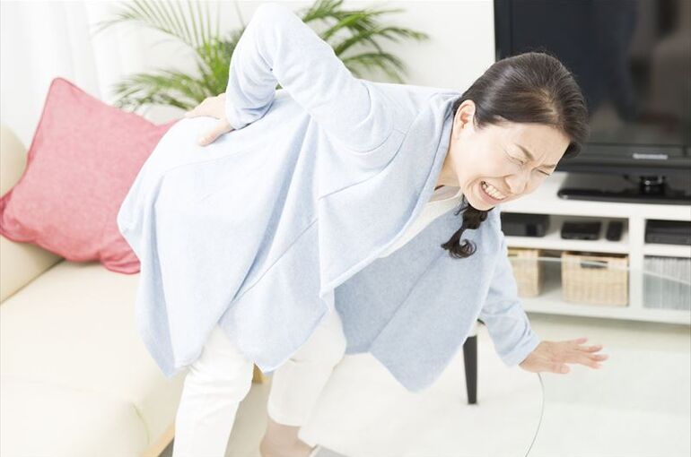 ぎっくり腰になった時の対処法とは？